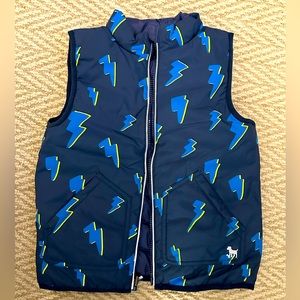 Mini Boden Boys Navy Blue Lightning/Stripe Reversible Vest. 5/6